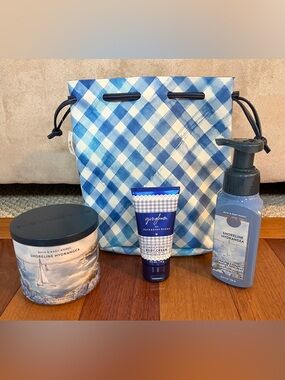 Bath & Body Works Shoreline Hydrangea 4-piece Gift Set with Blue Gingham Bag NWT